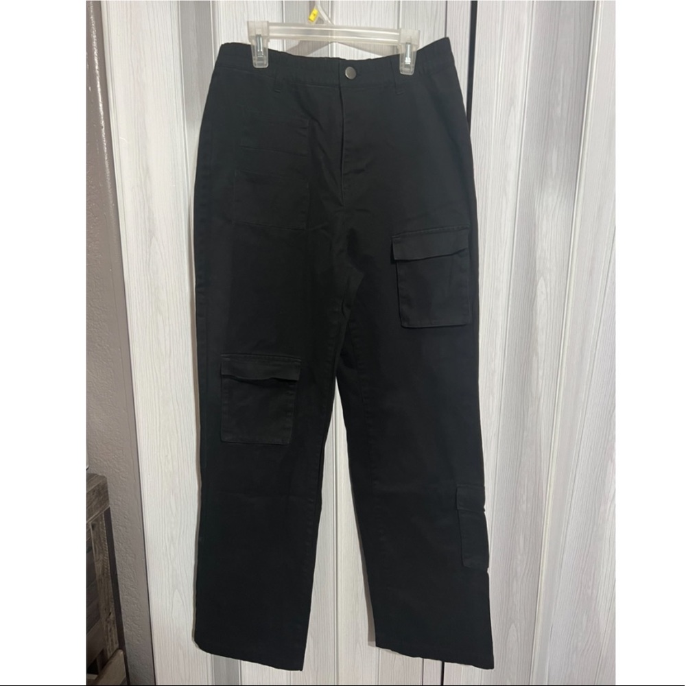 Black Cargo Pants 👖